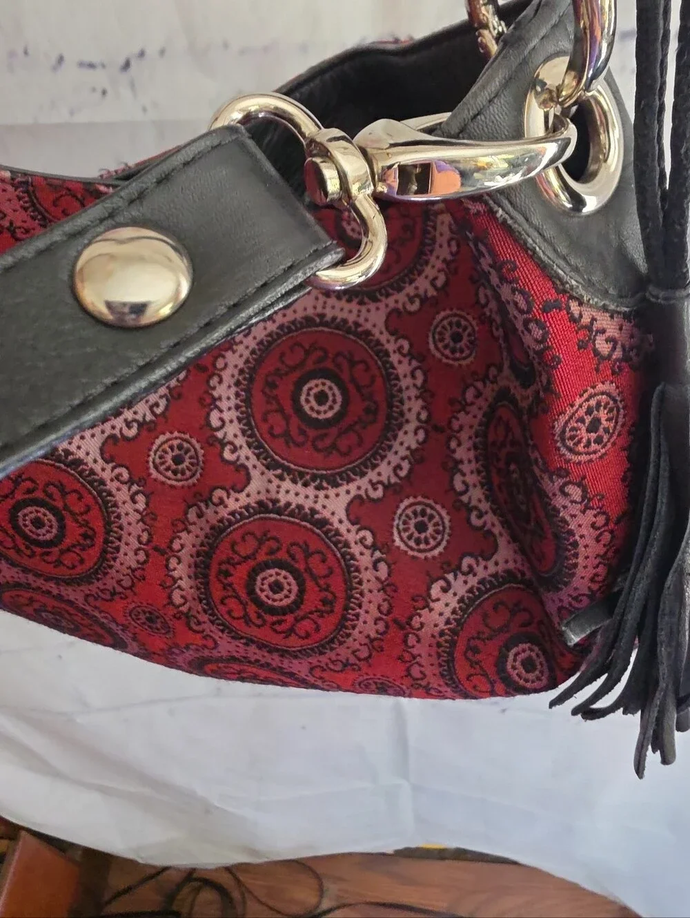 Doncaster Vintage Tapestry Medallion Shoulder Bag M/L Snap Closure Tassel Accent